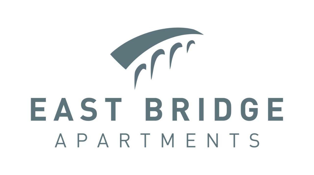 East Bridge Apartments Енискилен Екстериор снимка