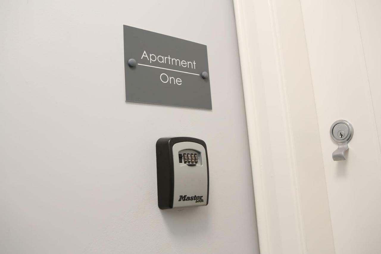 East Bridge Apartments Енискилен Екстериор снимка