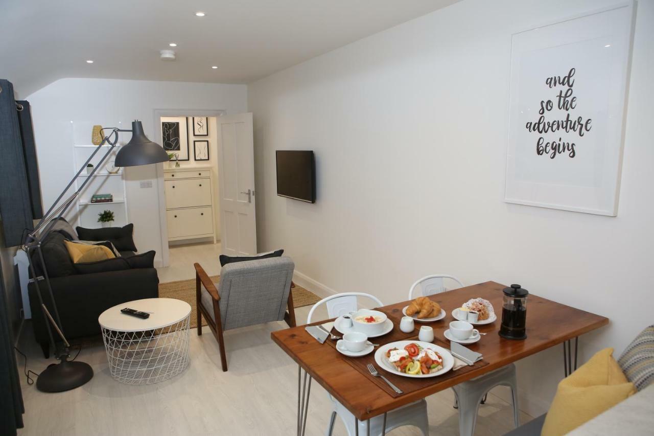 East Bridge Apartments Енискилен Екстериор снимка