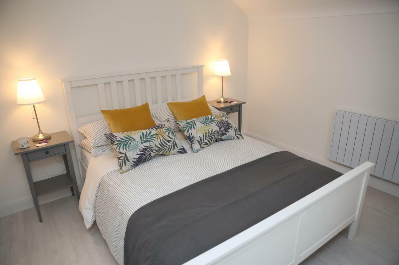 East Bridge Apartments Енискилен Екстериор снимка